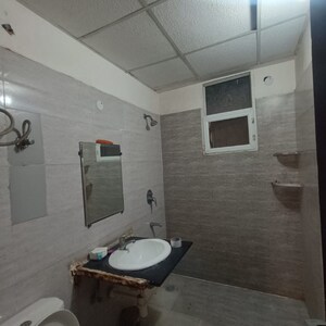 Bathroom in 2.5 BHK Apartment at H R Buildcon Elite Homz, Sector 77 – for Rent