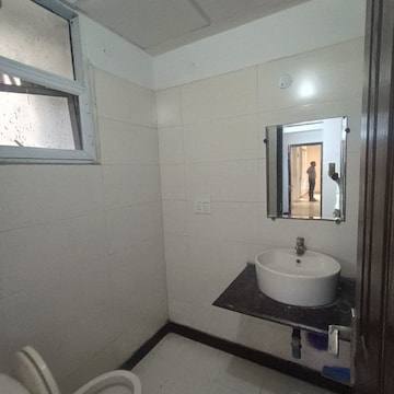 Bathroom in 2.5 BHK Apartment at H R Buildcon Elite Homz, Sector 77 – for Rent