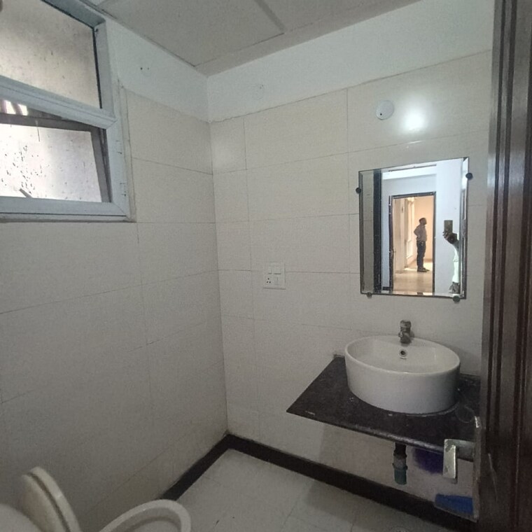 Bathroom, h-r-buildcon-elite-homz 2.5 Bedroom 1317 Sq.Ft. Apartment In Sector 77 Noida 9571622