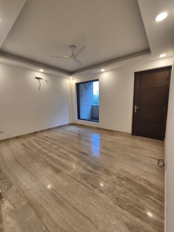 Room in 3 BHK Builder Floor at Ansal Sushant Residency, Sushant Lok Iii – for Rent