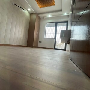 Room in 3 BHK Apartment at BPTP District Phase 2, Sector 84 – for Sale