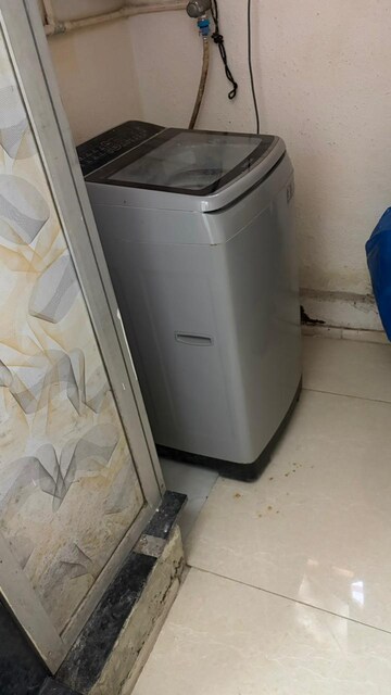 Furnished Amenities in 3 BHK Apartment at Dosti Florentine, Wadala – for Rent