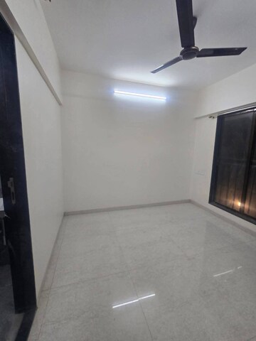 Room in 2 BHK Apartment at Andheri West – for Rent