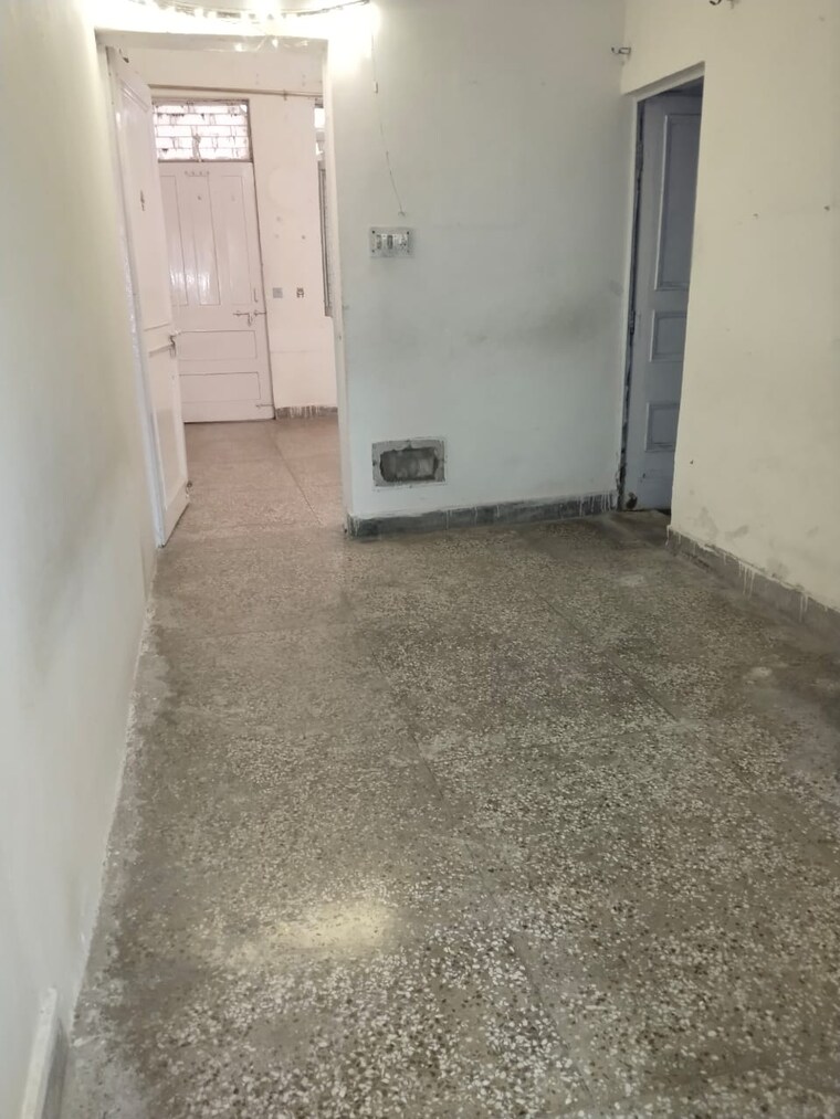 Room, ashoka-enclave-3 1 RK 450 Sq.Ft. Builder Floor In Sector 35 Faridabad 9571706