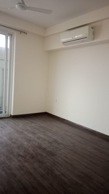 Room in 4 BHK Apartment at Emaar Palm Terraces Select, Sector 66 – for Sale