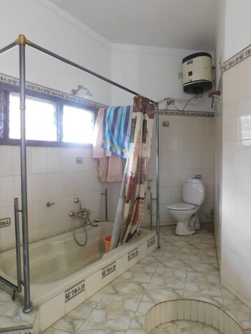 Bathroom in 6+ BHK Villa at Bannerghatta Road – for Sale