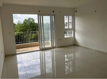 Room in 3 BHK Apartment at Godrej Aqua, International Airport Road – for Sale