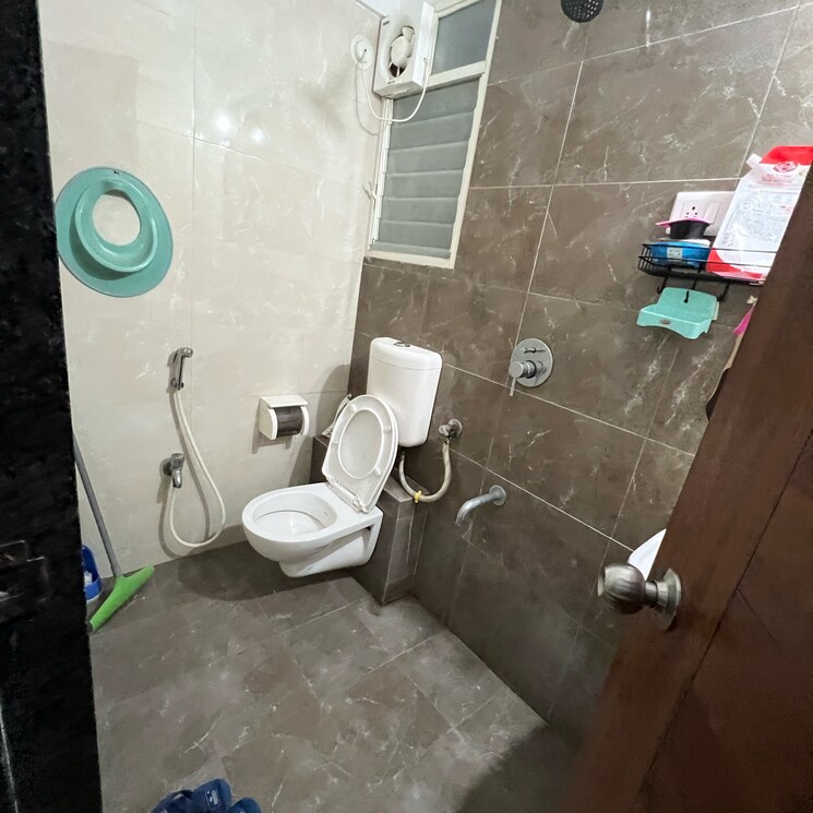 Bathroom, moze-skyways-esfera-2 2 Bedroom 663 Sq.Ft. Apartment In Madhav Nagar Pune 9571694