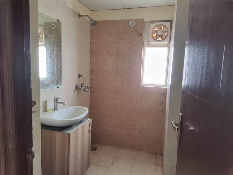 Bathroom, fusion-homes 3 Bedroom 1635 Sq.Ft. Apartment In Tech Zone 4 Greater Noida Greater Noida 9571692