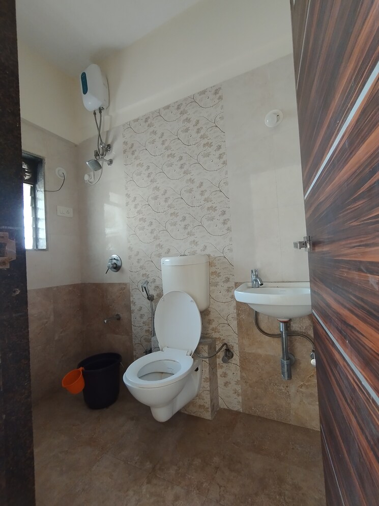 Bathroom, aggarwal-sumeet-elegance 2 Bedroom 650 Sq.Ft. Apartment In Manpada Thane 9571731