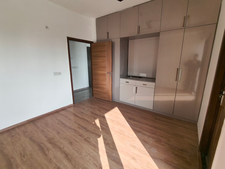 Room, tulip-yellow 3 Bedroom 1704 Sq.Ft. Apartment In Sector 69 Gurgaon 9571765