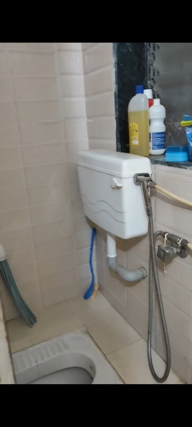 Bathroom, kurla east 2 Bedroom 600 Sq.Ft. Apartment In Kurla East Mumbai 9571775