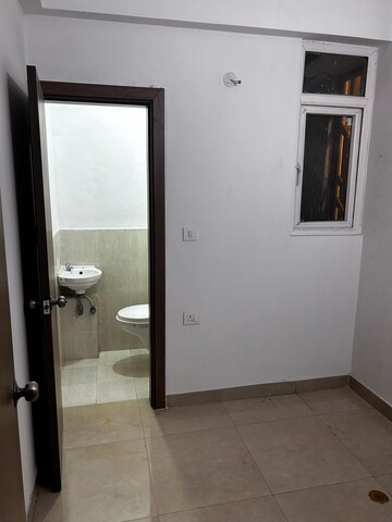 Room in 3 BHK Apartment at ATS Happy Trails, Sector 10 Greater Noida – for Rent