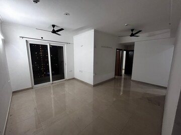 Room in 3 BHK Apartment at ATS Happy Trails, Sector 10 Greater Noida – for Rent