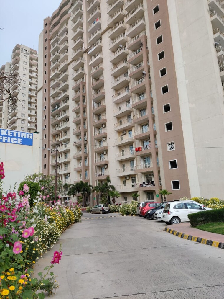 Exterior View, supertech-czar-suites 1 RK 535 Sq.Ft. Apartment In Omicron I Greater Noida Greater Noida 9571787