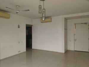 Room in 3 BHK Apartment at Ireo Skyon, Sector 60 – for Rent