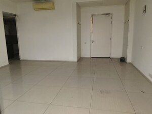 Room in 3 BHK Apartment at Ireo Skyon, Sector 60 – for Rent