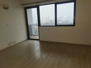 Room in 3 BHK Apartment at Ireo Skyon, Sector 60 – for Rent
