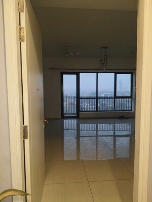 Room in 3 BHK Apartment at Ireo Skyon, Sector 60 – for Rent