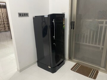 Furnished Amenities in 2 BHK Apartment at Kalyani Nagar – for Rent