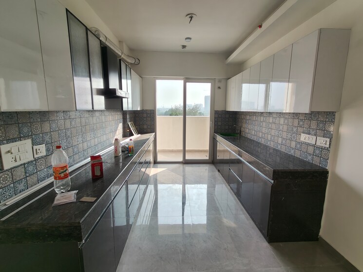Kitchen, tulip-yellow 3 Bedroom 1704 Sq.Ft. Apartment In Sector 69 Gurgaon 9571811