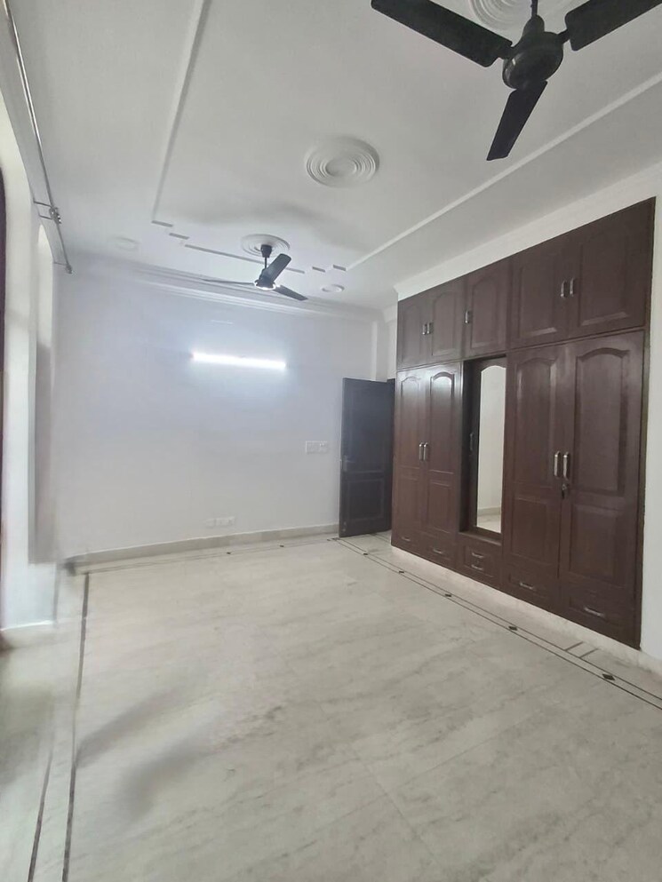 Room, dwarkadhis-city 2 Bedroom 165 Sq.Yd. Builder Floor In Sector 23 Gurgaon 9571819