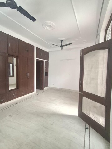 Room in 2 BHK Builder Floor at Dwarkadhis City, Sector 23 – for Rent