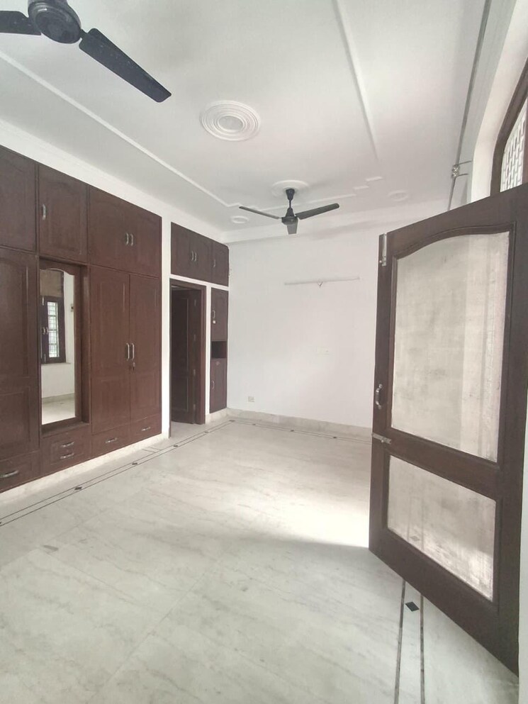 Room, dwarkadhis-city 2 Bedroom 165 Sq.Yd. Builder Floor In Sector 23 Gurgaon 9571819