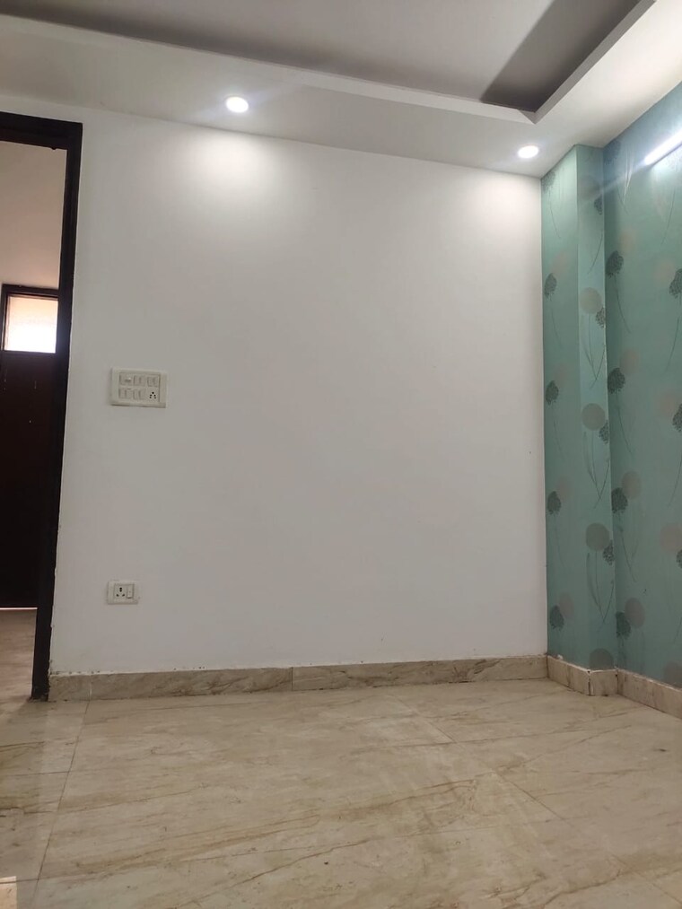 Room, govindpuri 2 Bedroom 60 Sq.Yd. Builder Floor In Govindpuri Delhi 9571142
