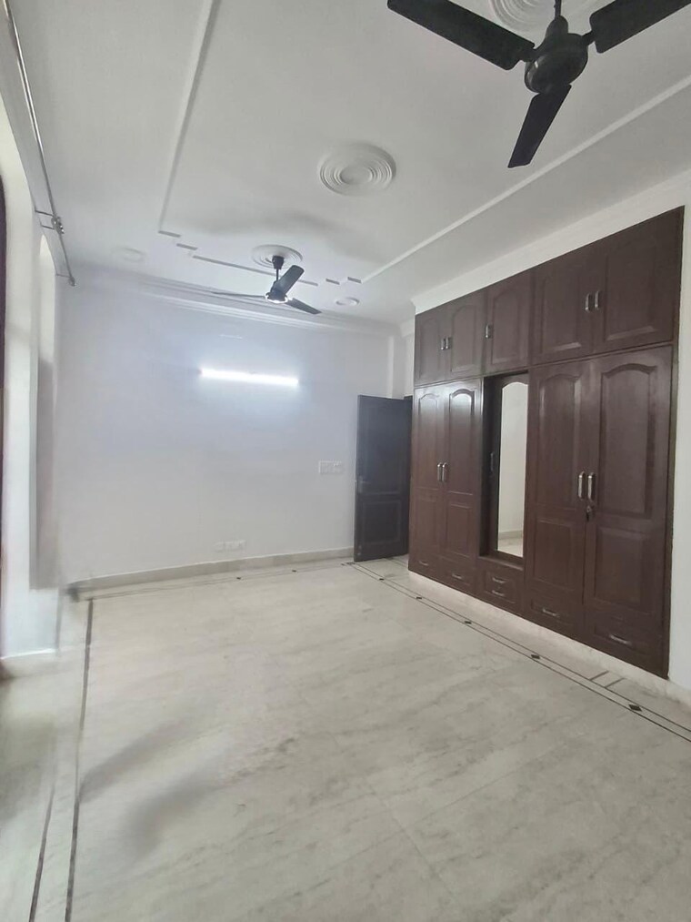 Room, dwarkadhis-city 2 Bedroom 165 Sq.Yd. Builder Floor In Sector 23 Gurgaon 9571819