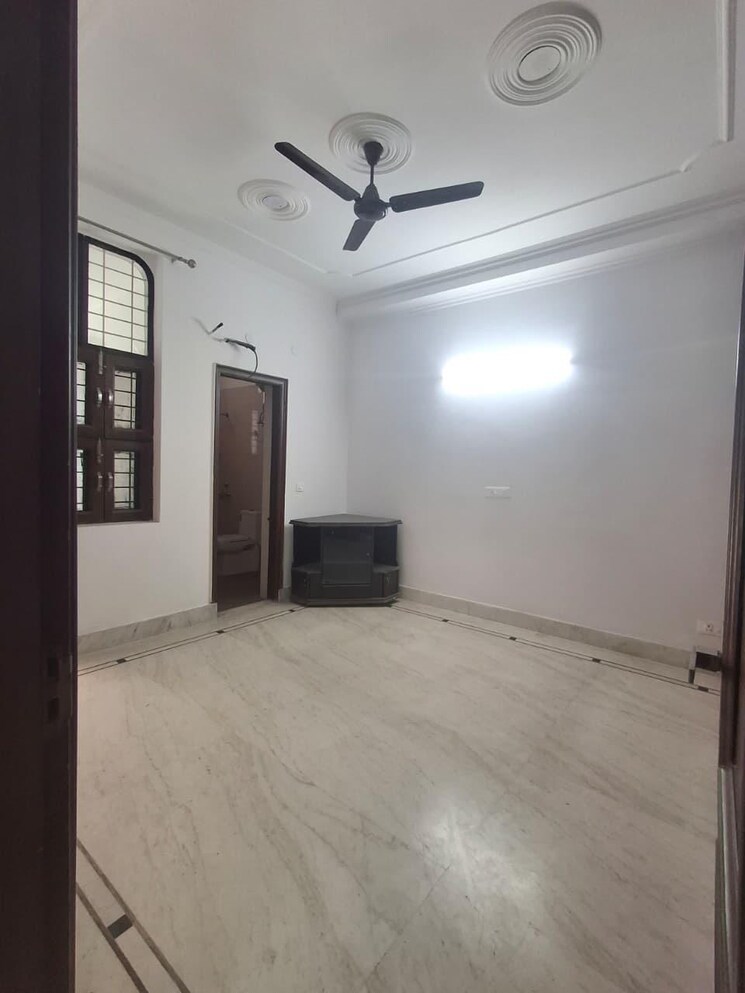 Room, dwarkadhis-city 2 Bedroom 165 Sq.Yd. Builder Floor In Sector 23 Gurgaon 9571819