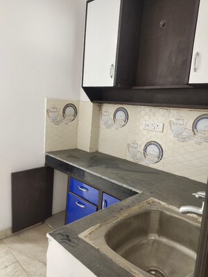 Furnished Amenities in 2 BHK Builder Floor at Govindpuri – for Sale