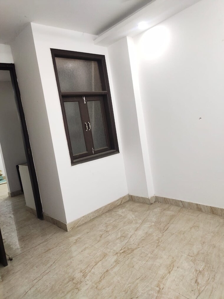 Room, govindpuri 2 Bedroom 60 Sq.Yd. Builder Floor In Govindpuri Delhi 9571142