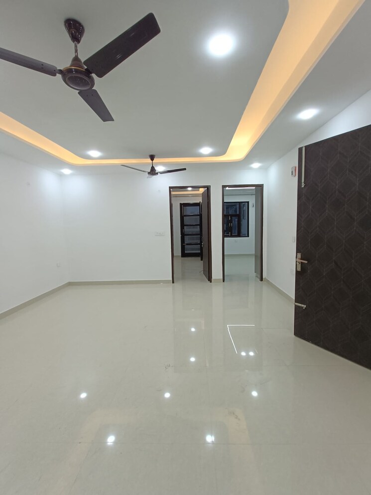 Room, sector 47 3 Bedroom 1800 Sq.Ft. Builder Floor In Sector 47 Gurgaon 9571829