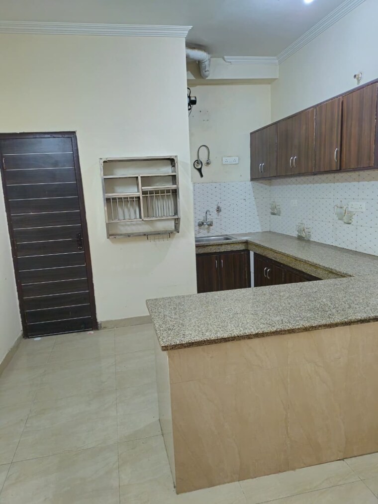 Kitchen, dlf-star-mall 2 Bedroom 1000 Sq.Ft. Builder Floor In Sector 30 Gurgaon 9571867