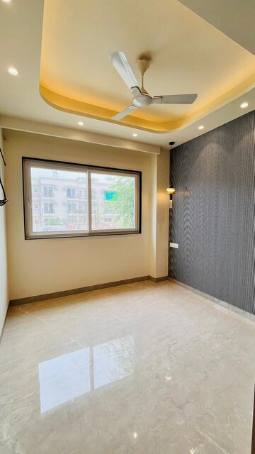 Room in 3 BHK Builder Floor at Anant Raj Ashok Estate, Sector 63a – for Sale