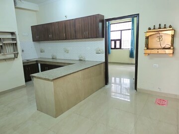 Kitchen in 2 BHK Builder Floor at DLF Star Mall, Sector 30 – for Rent