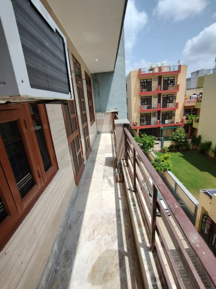 Balcony, balaji-apartments-palam-vihar 2 Bedroom 950 Sq.Ft. Builder Floor In Palam Vihar Extension Gurgaon 9571888