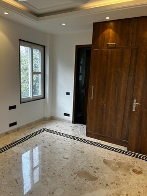 Room in 3 BHK Builder Floor at Ansal Sushant Floors, Sushant Lok ii – for Rent