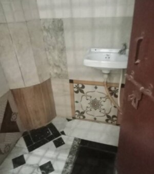 Master Bedroom in 2 BHK Villa at Aliganj – for Rent