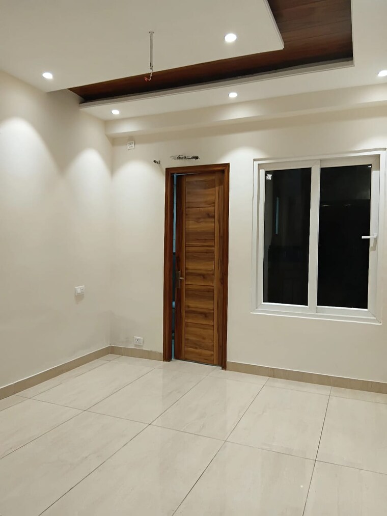 Room, dhakoli 3 Bedroom 1350 Sq.Ft. Apartment In Dhakoli Zirakpur 9571877