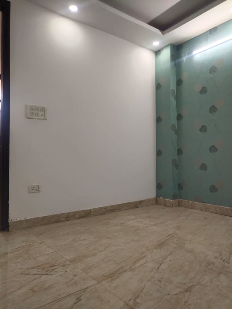 Room, govindpuri 2 Bedroom 60 Sq.Yd. Builder Floor In Govindpuri Delhi 9571882