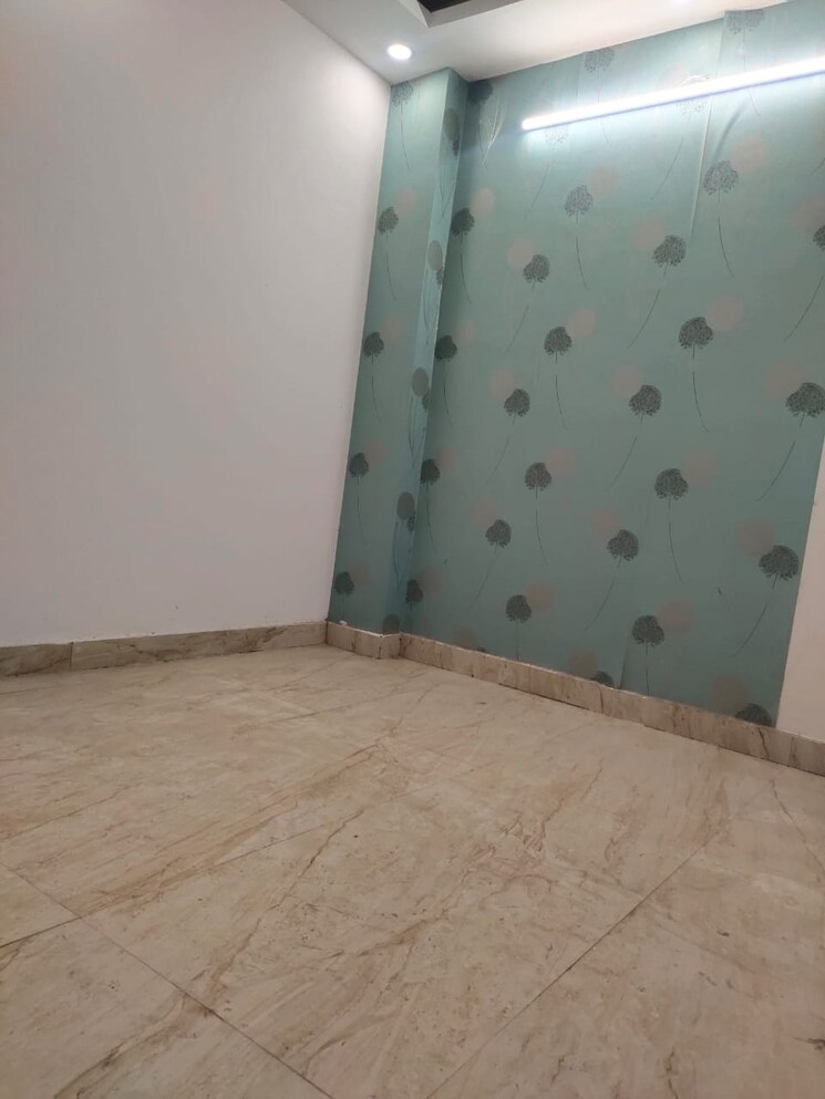 Room, govindpuri 2 Bedroom 60 Sq.Yd. Builder Floor In Govindpuri Delhi 9571882