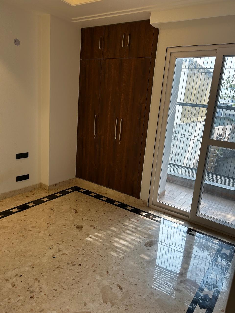 3 BHK + Servant Room 1900 Sq.Ft. Builder Floor in Ansal Sushant Floors