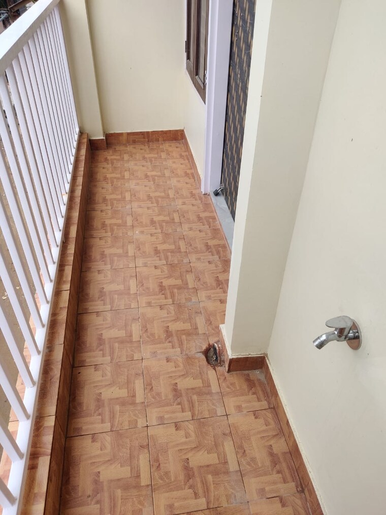 Balcony, dharam-flats 1 Bedroom 650 Sq.Ft. Builder Floor In Palam Vihar Extension Gurgaon 9571916