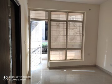 Room in 2 BHK Apartment at Supertech Czar Suites, Omicron I Greater Noida – for Sale