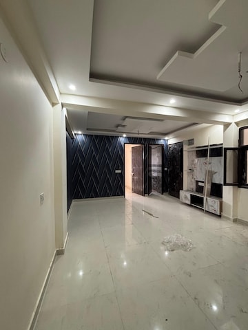Building Lobby in 1 BHK Builder Floor at Sector 49 – for Sale
