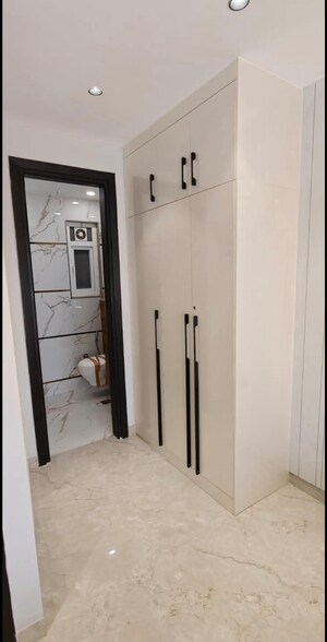 Room in 3 BHK Builder Floor at Signature Global Daxin Vistas, Bhondsi – for Sale