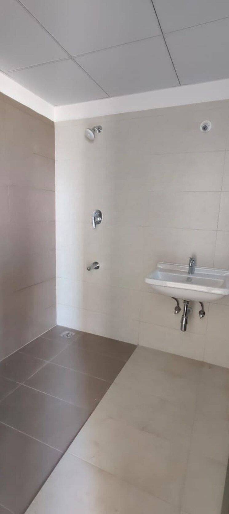 Bathroom, rajapushpa-eterna 3 Bedroom 2680 Sq.Ft. Apartment In Nanakramguda Hyderabad 9572075