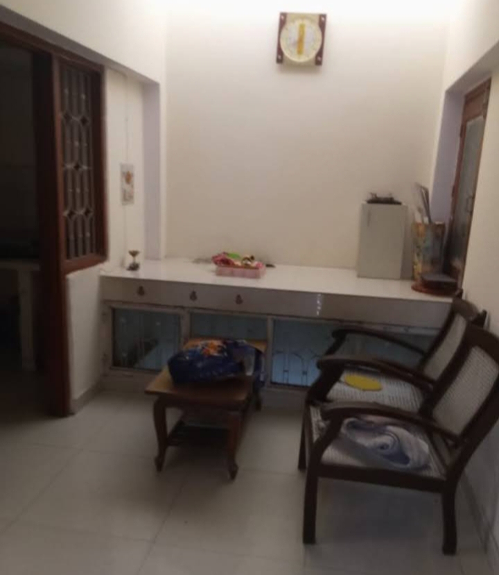2 BHK + Pooja Room Independent House For Rent in Aliganj